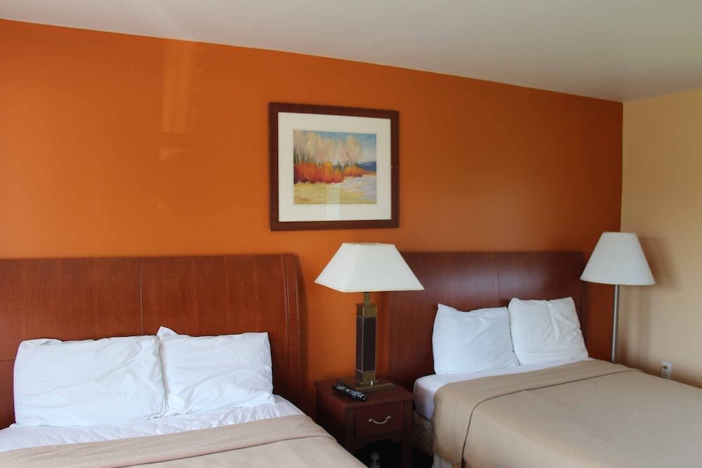 Save Inn Kincardine Standard Room, 2 Double Beds 2