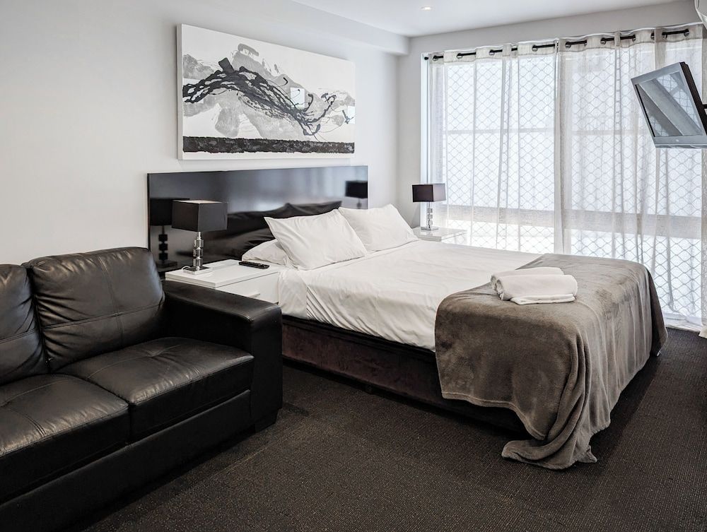 Apartments on Chapman Studio Apartment