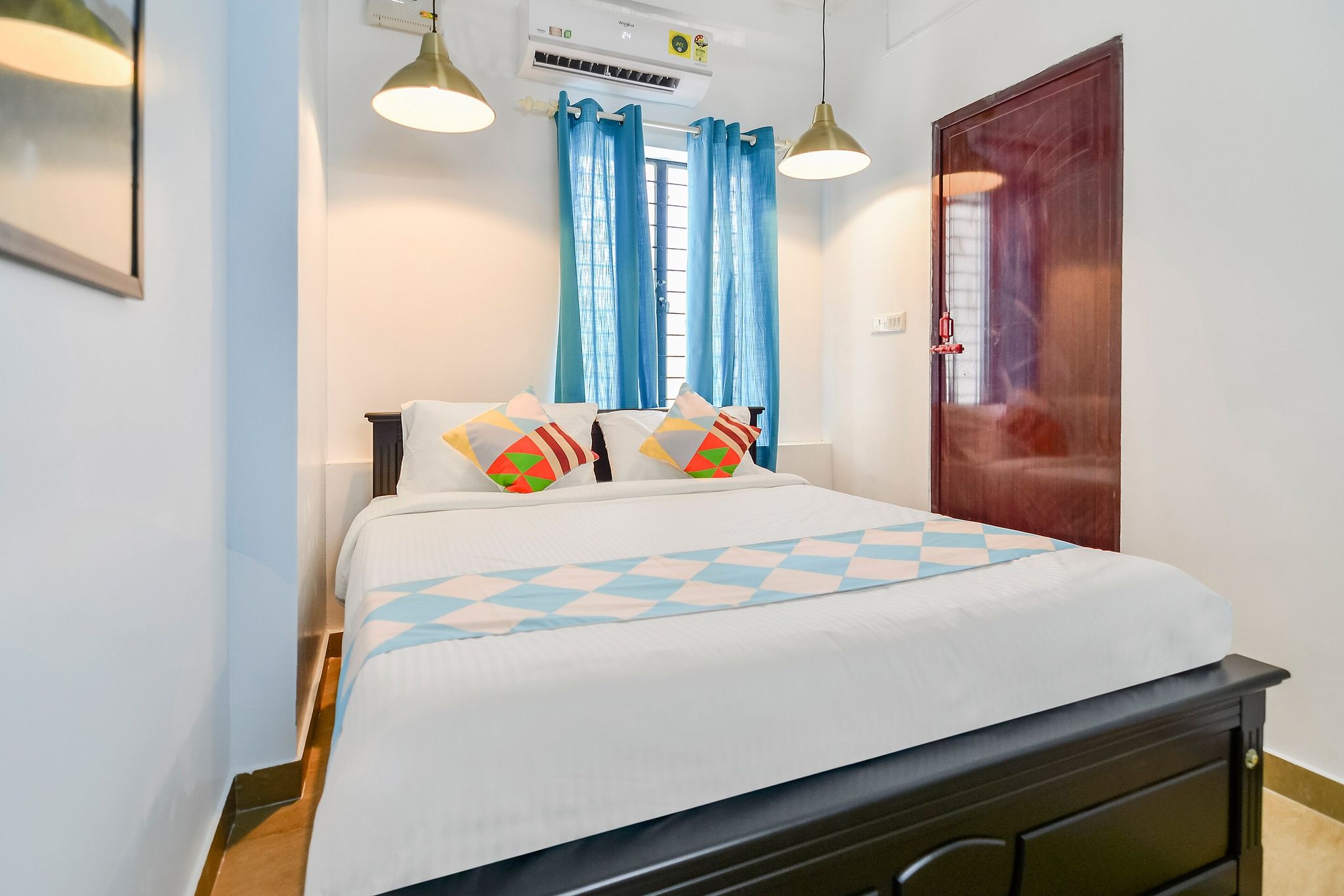 Hotel O Pop Tavern Classic 12