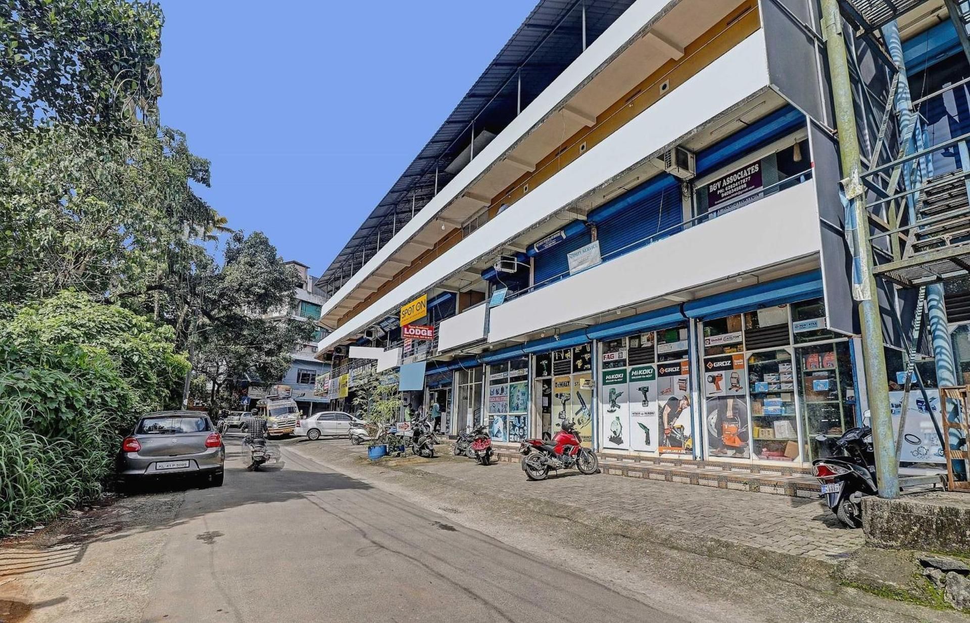 SPOT ON Taaza Residency