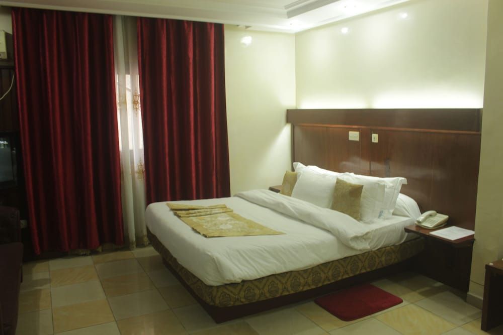 Somatel Hotel Junior Room 2