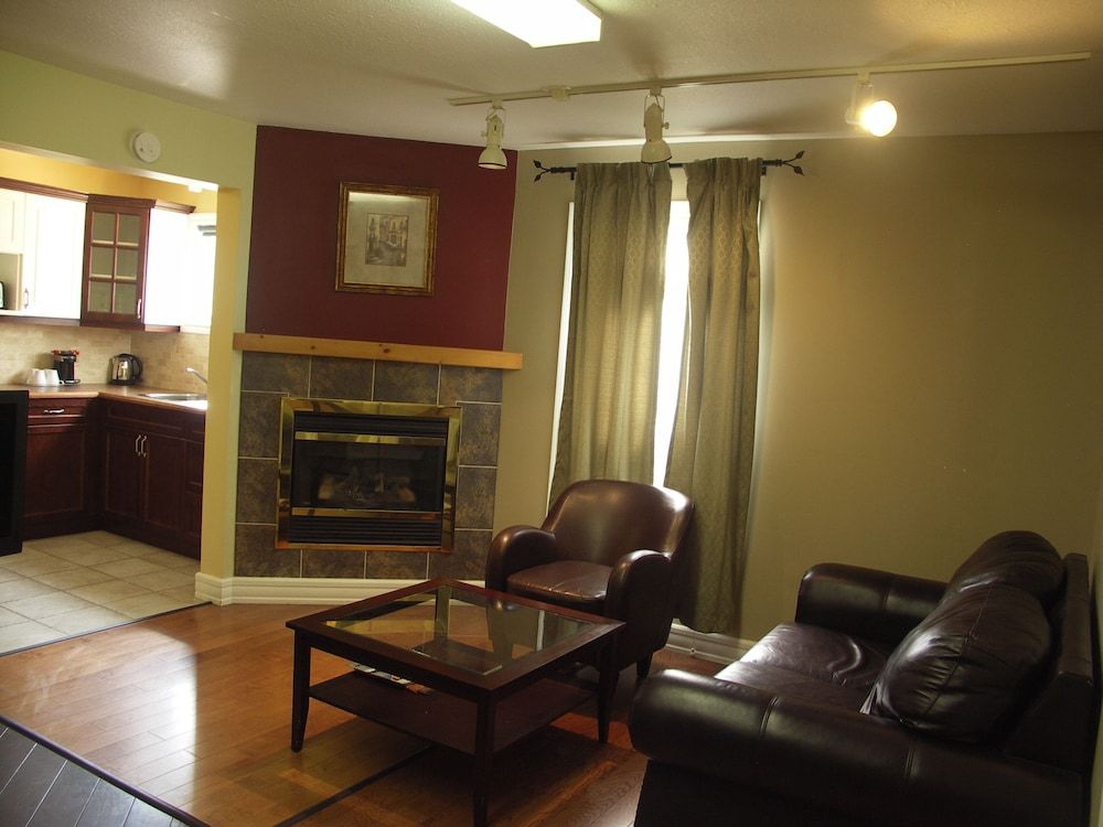 Rainbow Inn Family Suite, 2 Bedrooms, Non Smoking, Fireplace 6