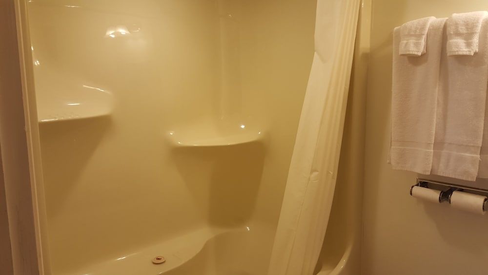 Rainbow Inn Family Suite, 2 Bedrooms, Non Smoking, Fireplace 4