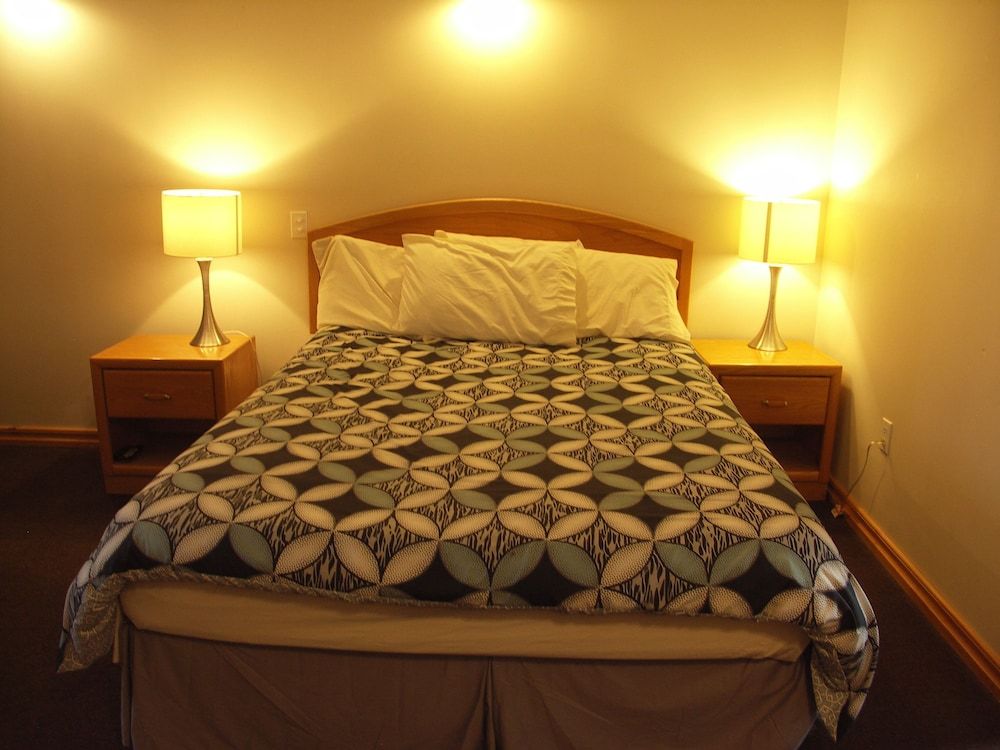 Rainbow Inn Deluxe Room, 1 Queen Bed with Sofa bed, Non Smoking 2