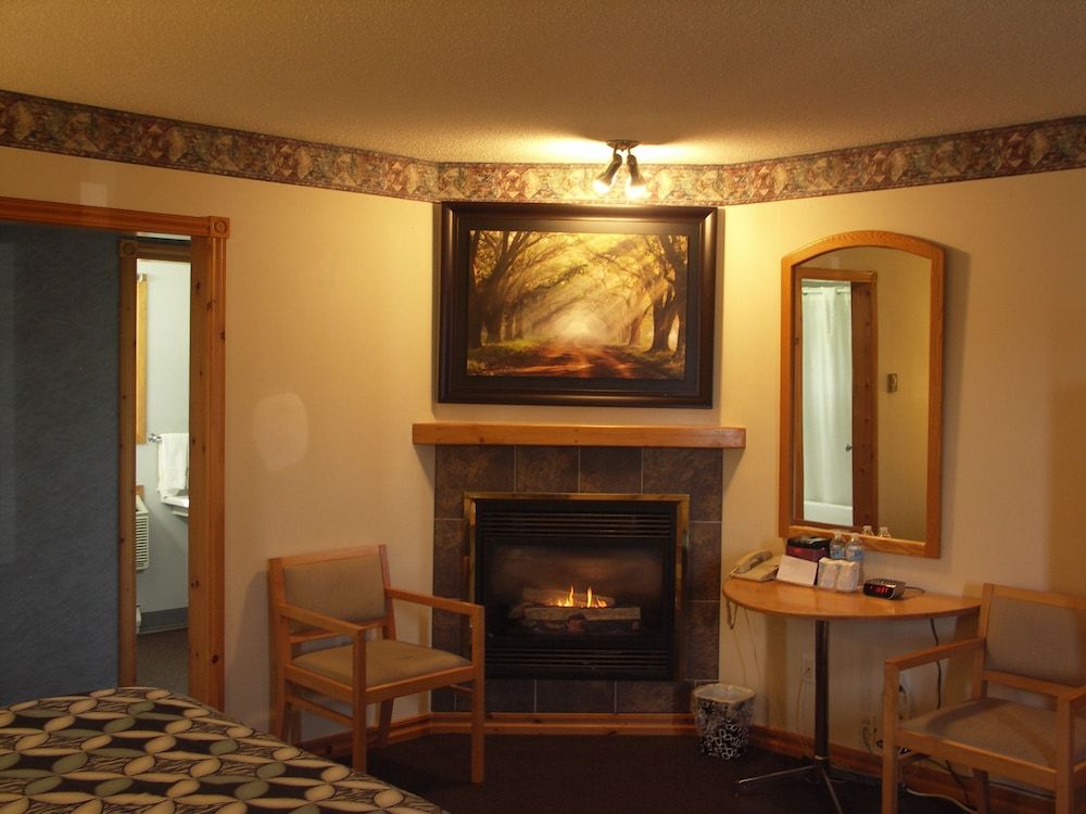 Rainbow Inn Deluxe Room, 1 Queen Bed with Sofa bed, Non Smoking 8