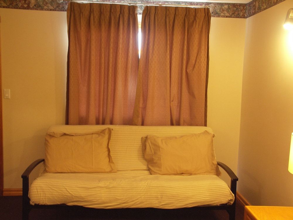 Rainbow Inn Deluxe Room, 1 Queen Bed with Sofa bed, Non Smoking