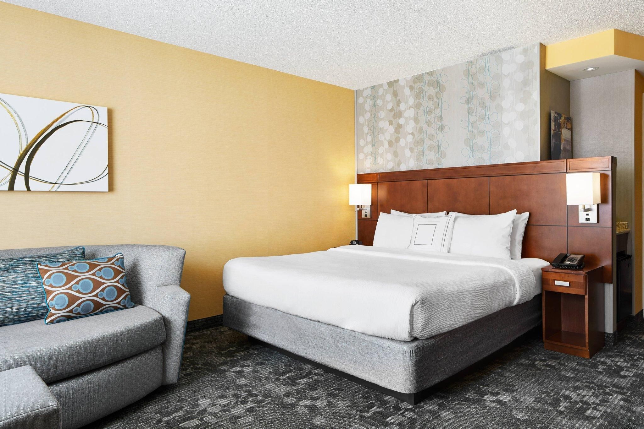 King Guest Room, Guest room, 1 King, Sofa bed, No view