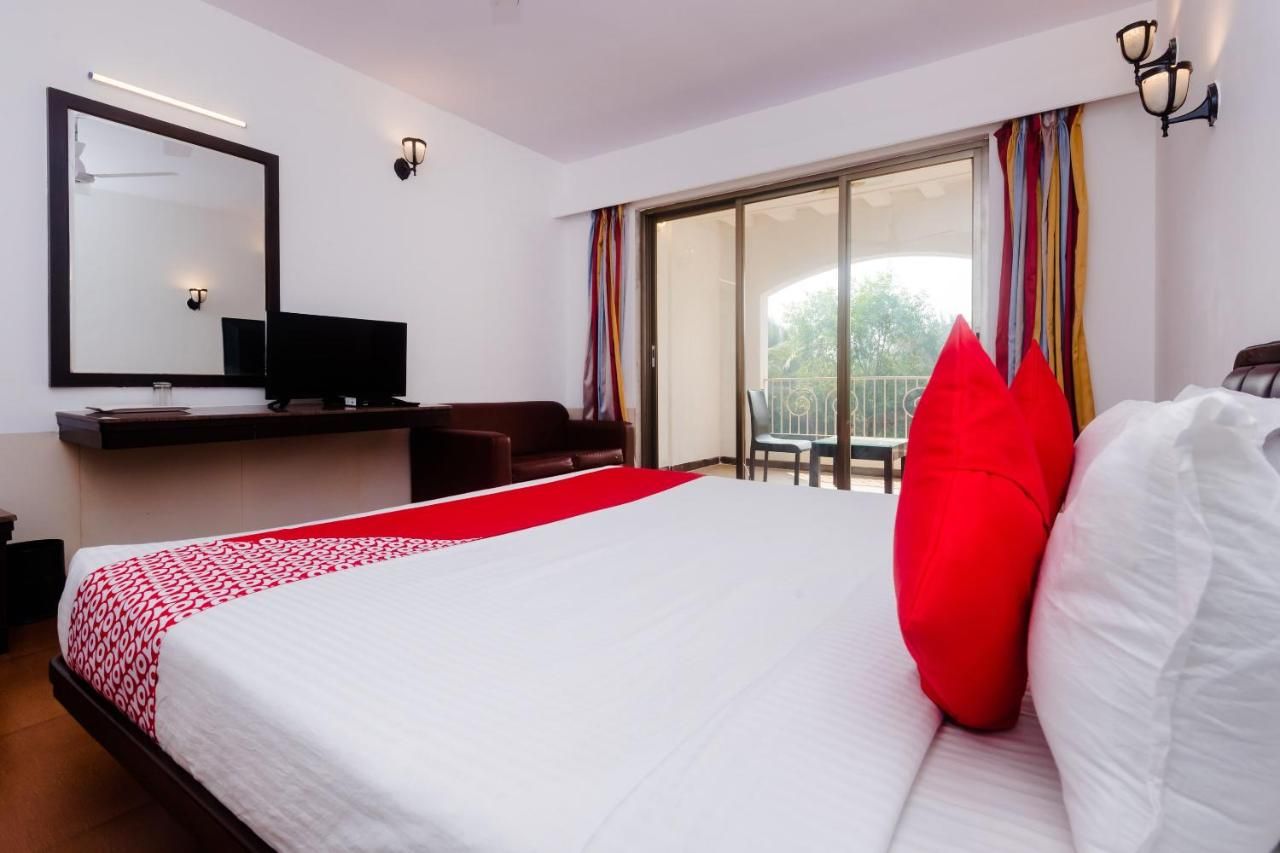 Collection O Martins Inn Deluxe with Balcony 2