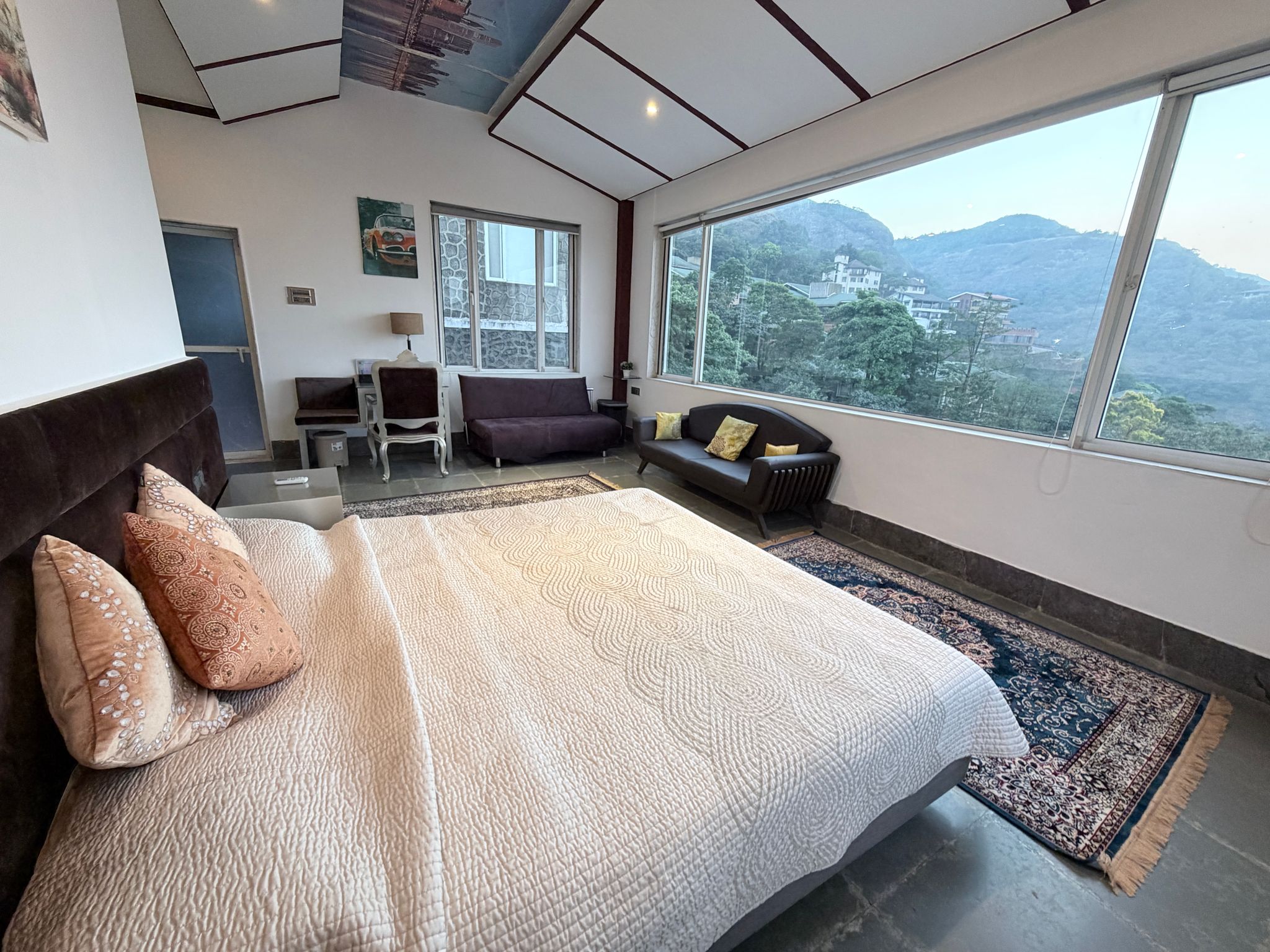 360 SOUTH Ultra Luxury Suite with Mountain and Valley View 8