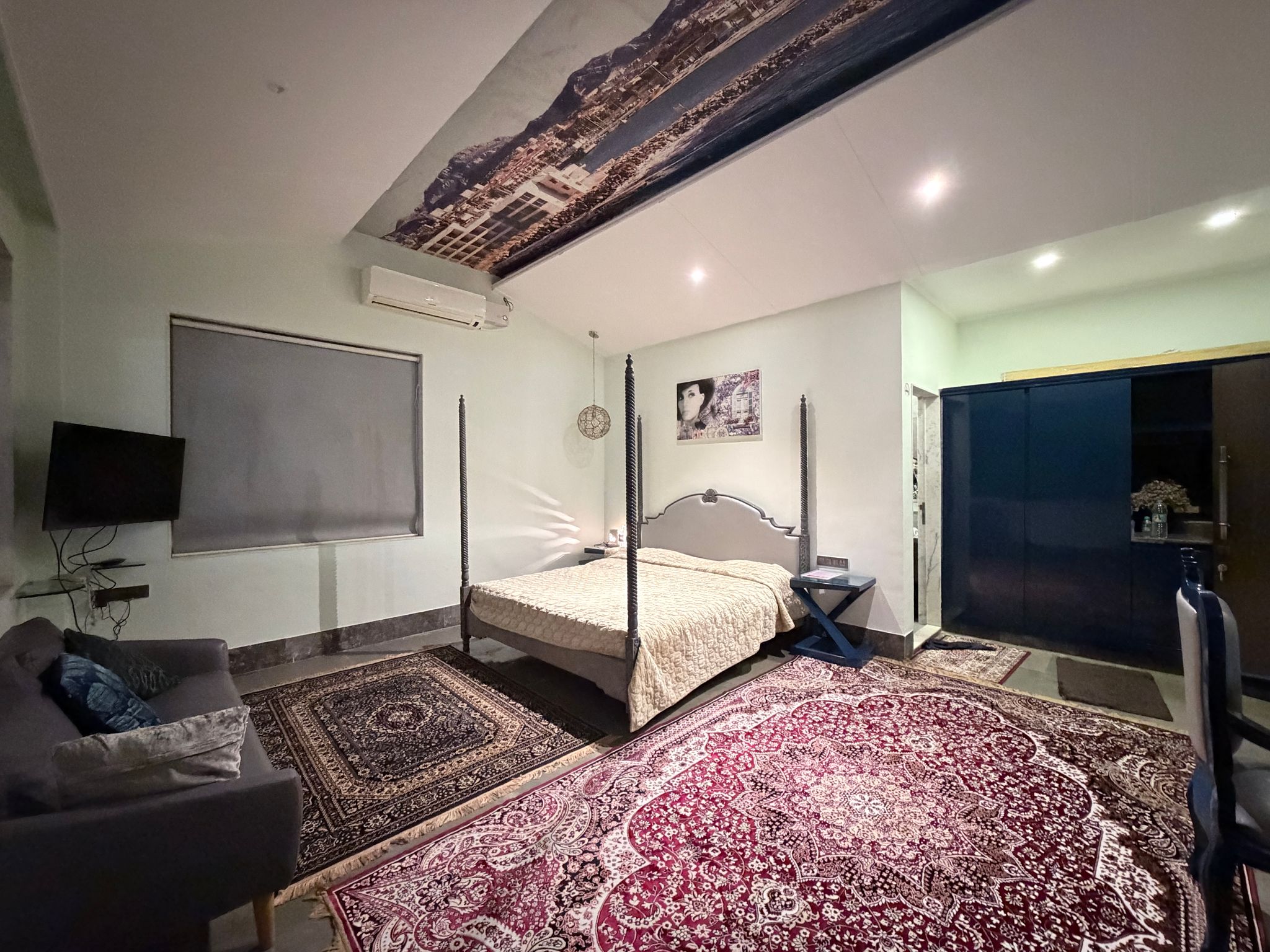 360 SOUTH Ultra Luxury Suite with Mountain and Valley View 12