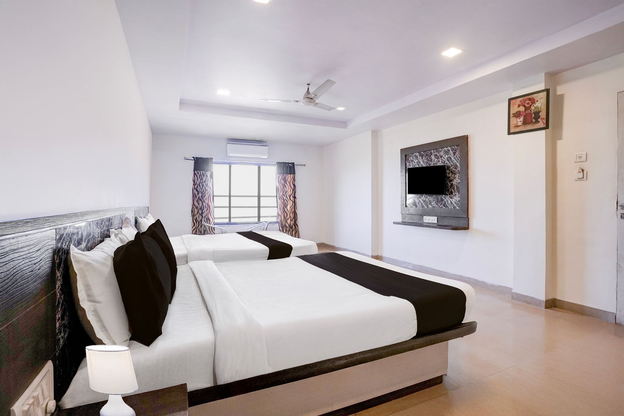 Suite with Mountain View