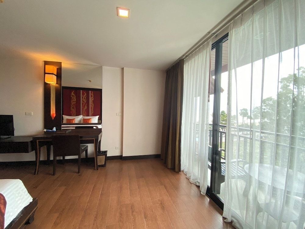 Royal Thai Pavilion Jomtien Boutique Resort Deluxe Room, Sea View (King Bed) 21