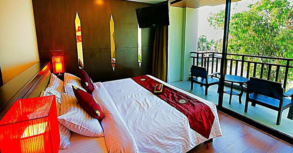 Royal Thai Pavilion Jomtien Boutique Resort Deluxe Room, Sea View (King Bed) 5