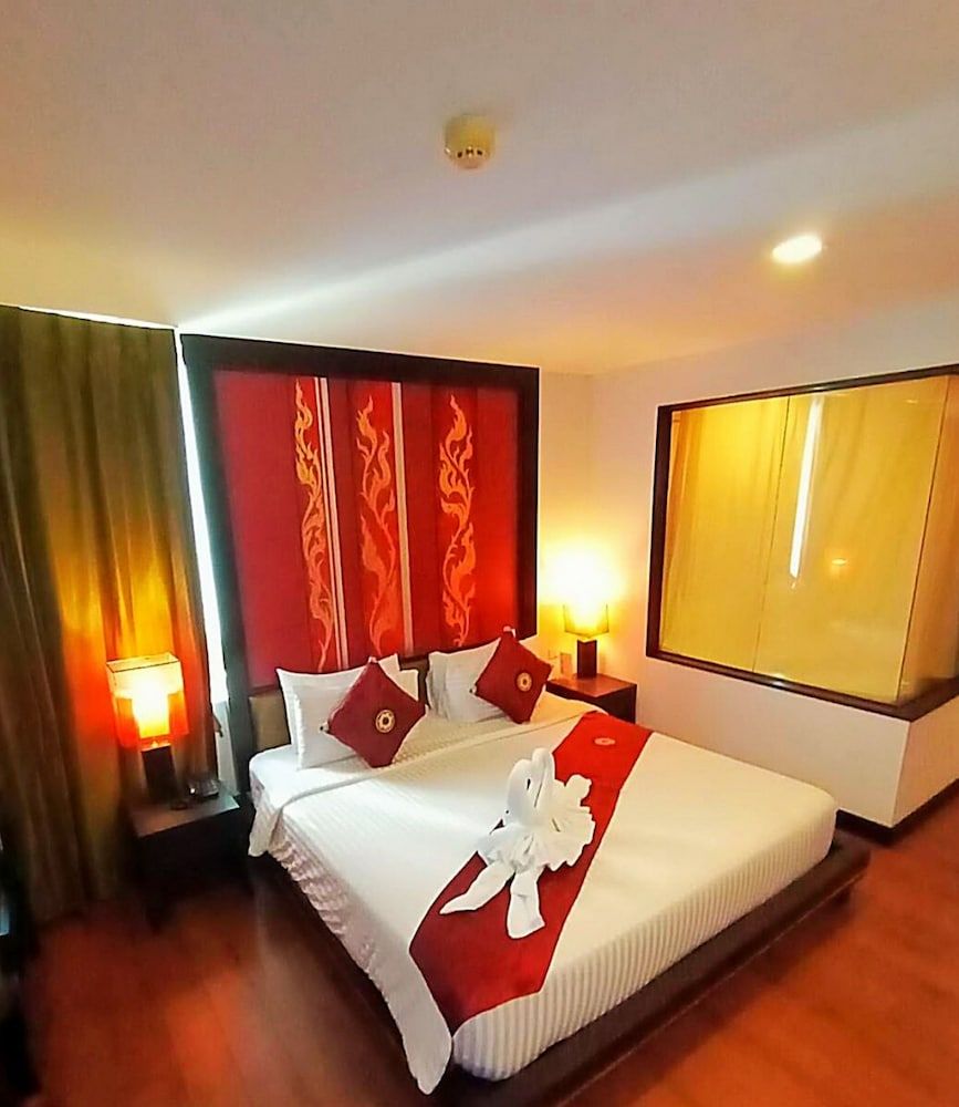 Royal Thai Pavilion Jomtien Boutique Resort Deluxe Room, Sea View (King Bed) 3