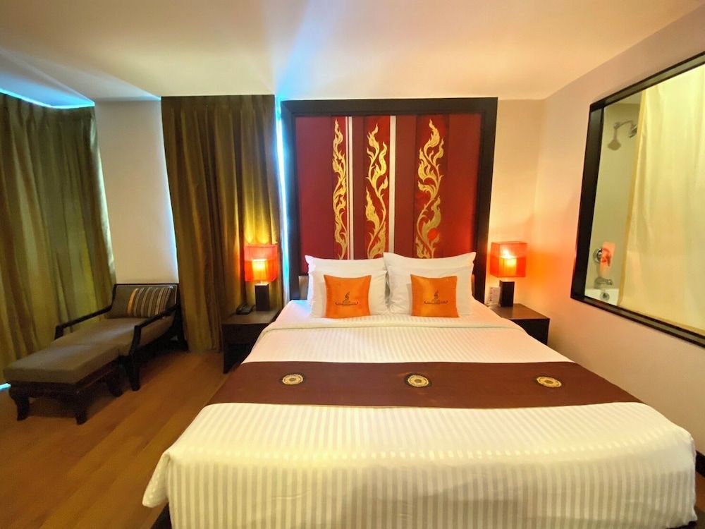 Royal Thai Pavilion Jomtien Boutique Resort Deluxe Room, Sea View (King Bed) 8