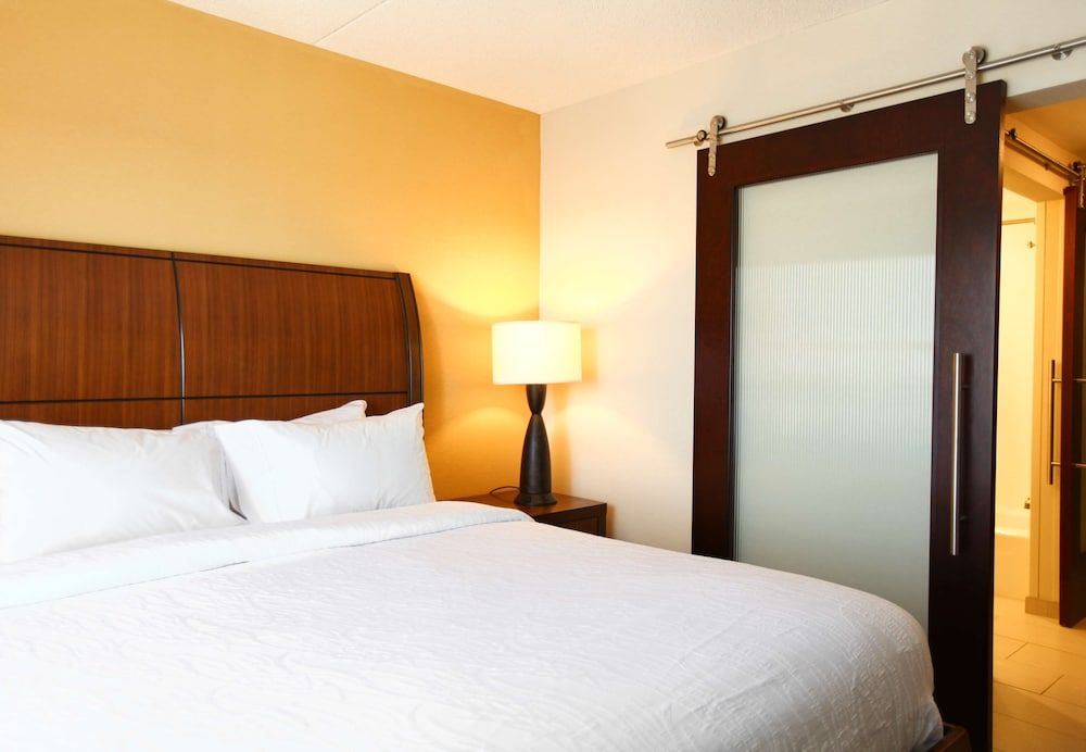 King Bed Sofabed Room