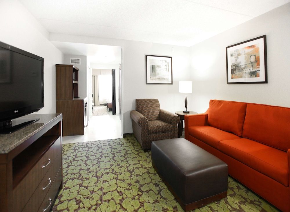 King Bed Sofabed Room