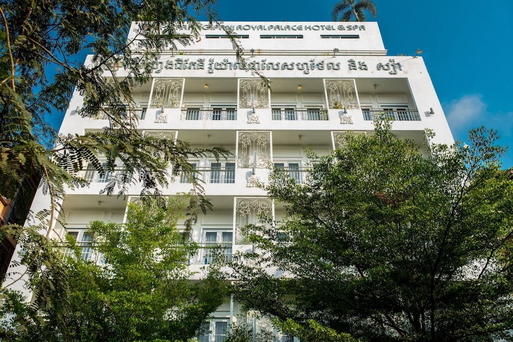 undefined Frangipani Royal Palace Hotel 3