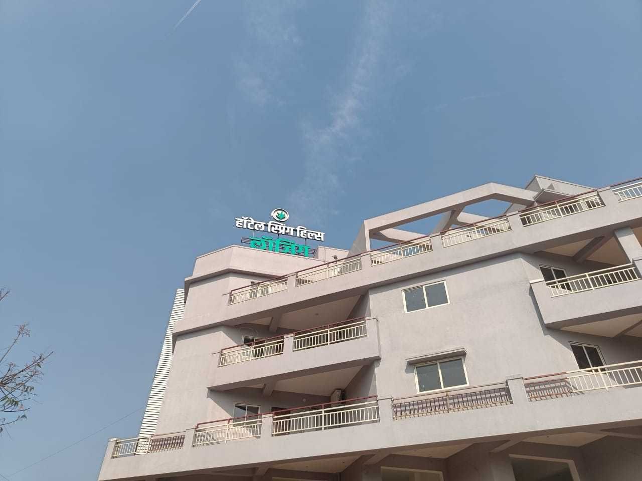 OYO D Spring Hills Inn