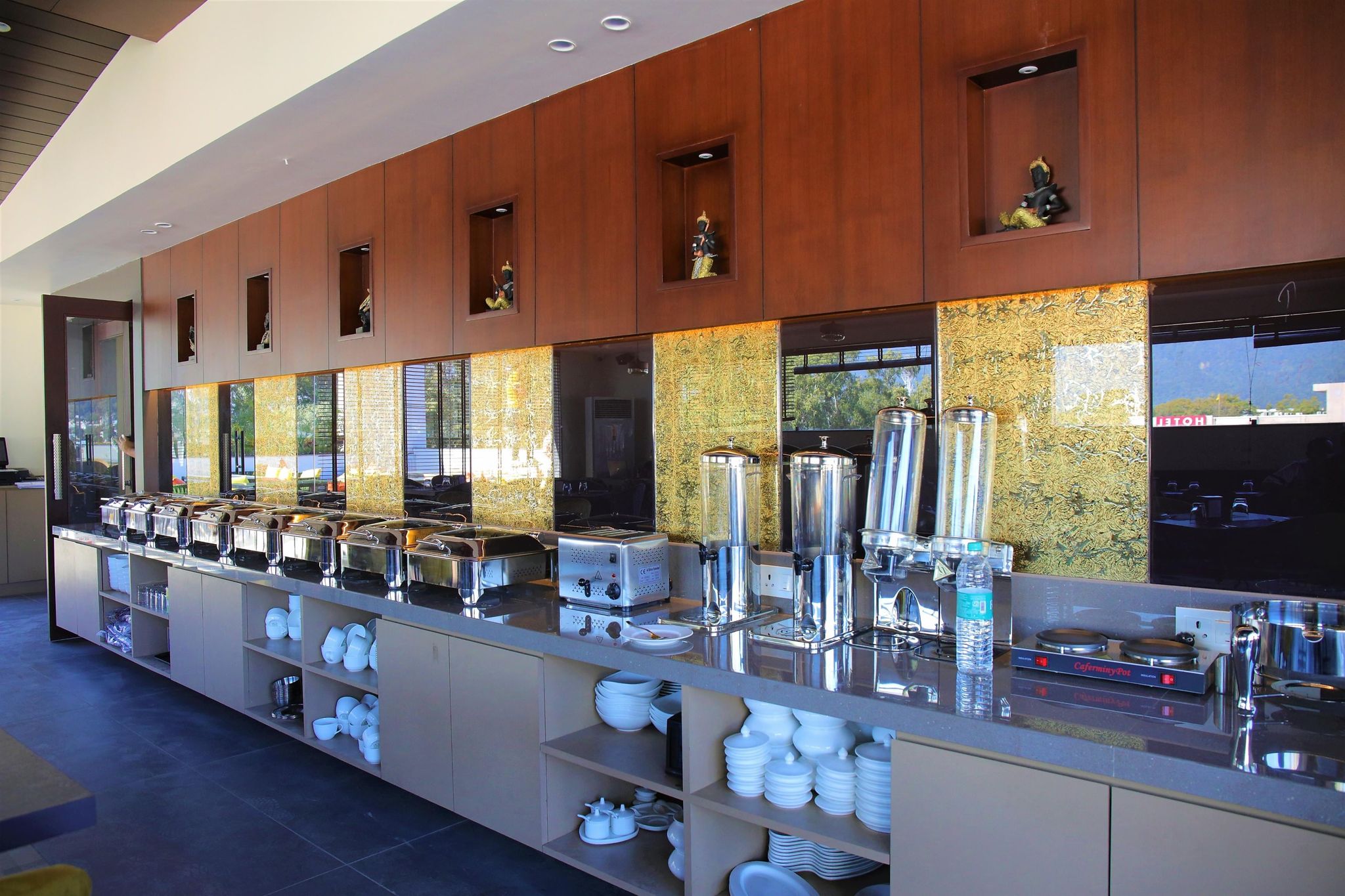 Food & Dining