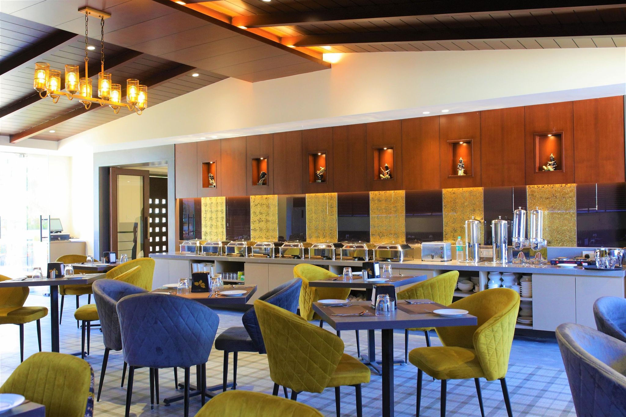 Food & Dining