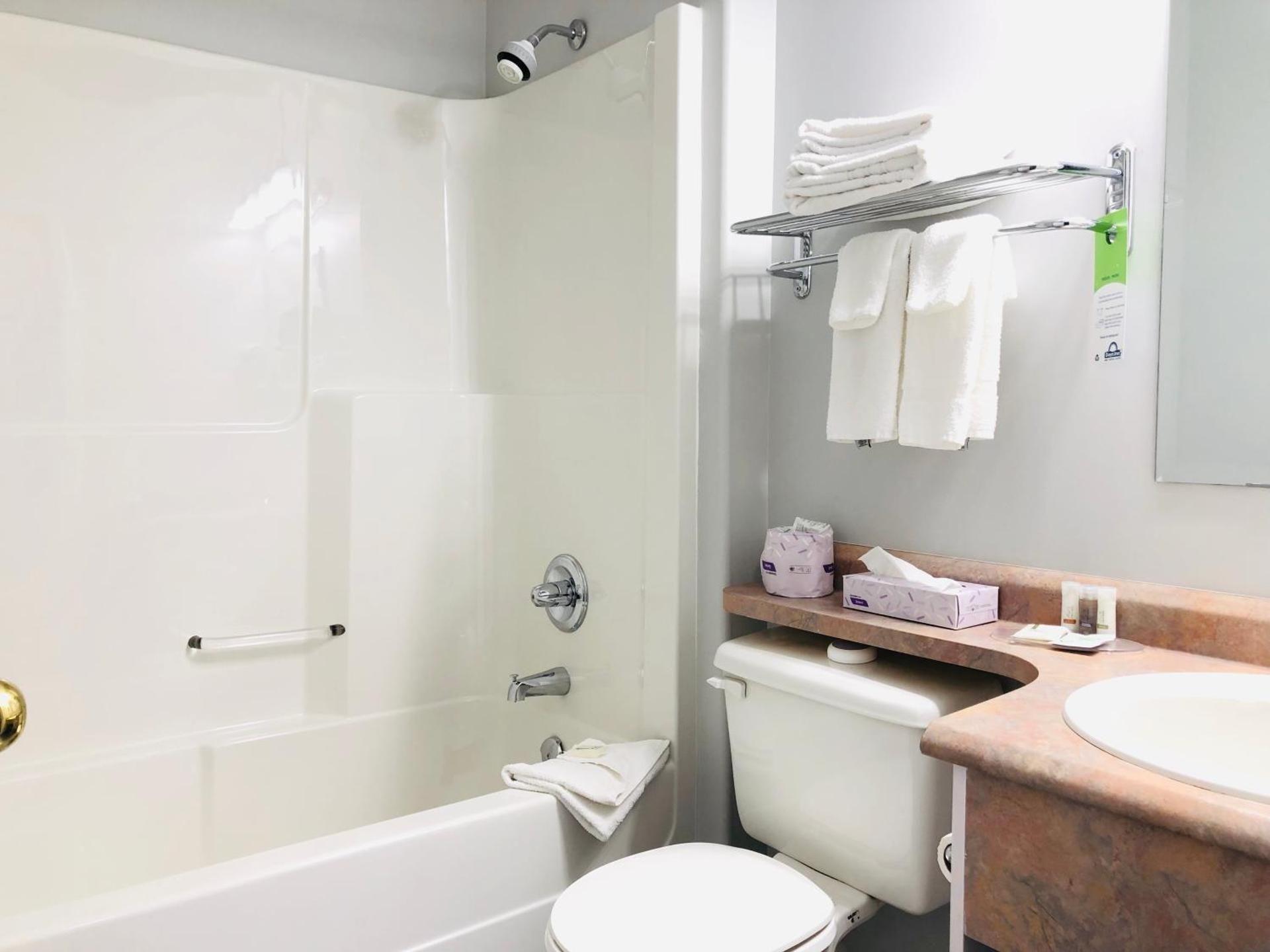 2 Queen Beds, Deluxe Room, Non-Smoking