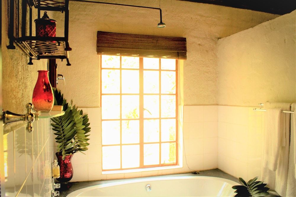 Shikwari Nature Reserve Deluxe Suite, 1 Bedroom, Non Smoking, Mountain View 4