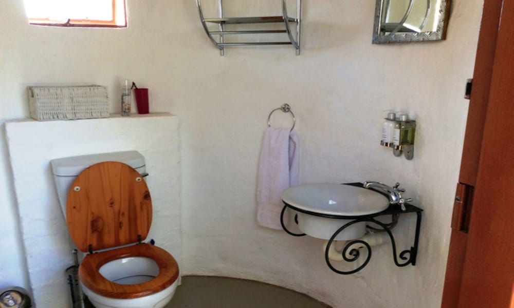 Traditional Room, 1 Bedroom, Non Smoking (Pangolin Hornbill - Pvt Bush Bathroom)