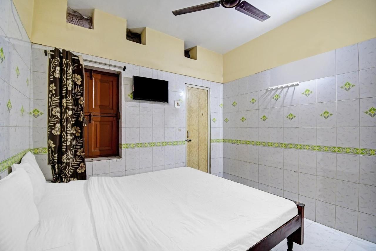 OYO 805742 Vikram Lodge Classic 3