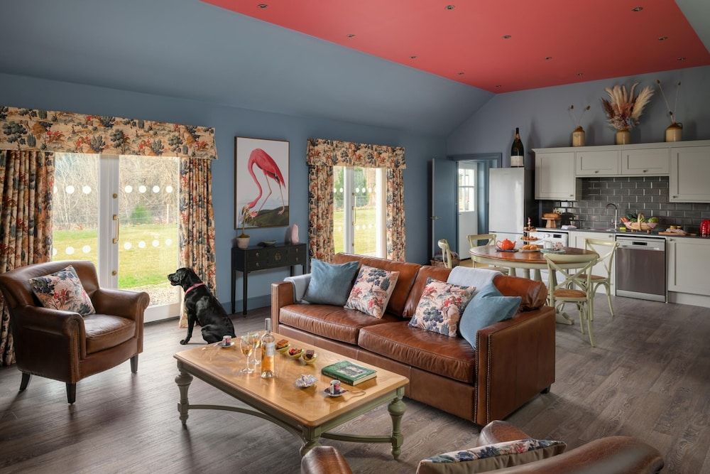 Meikleour Arms Hotel and Restaurant House, Accessible, Ensuite (NETHER GOTHENS COTTAGE) 4