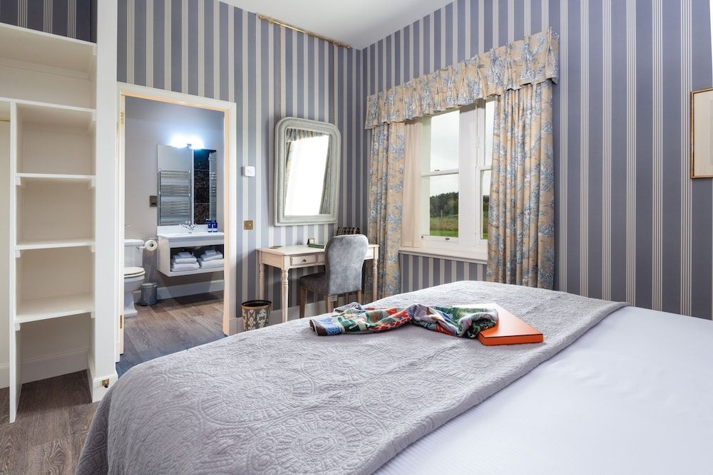 Meikleour Arms Hotel and Restaurant House, Accessible, Ensuite (Nether Gothens Farm House) 6