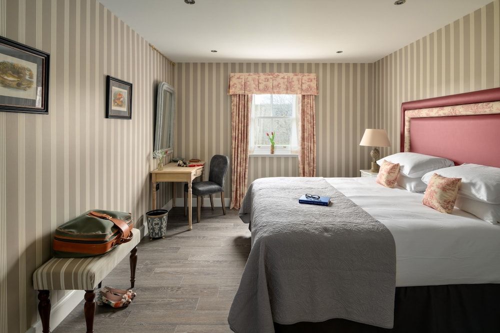 Meikleour Arms Hotel and Restaurant House, Accessible, Ensuite (NETHER GOTHENS COTTAGE)