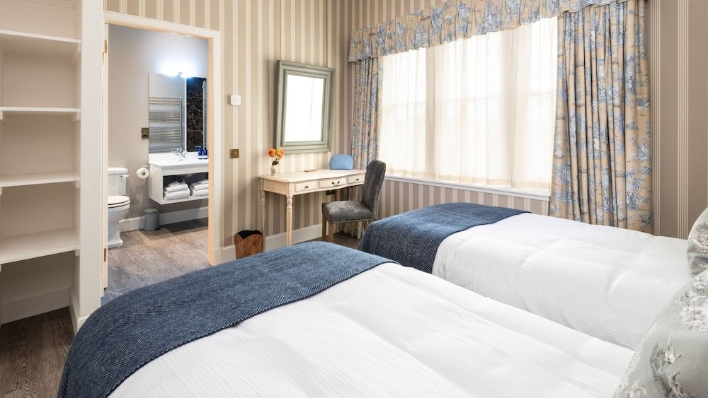 Meikleour Arms Hotel and Restaurant House, Accessible, Ensuite (Nether Gothens Farm House) 2