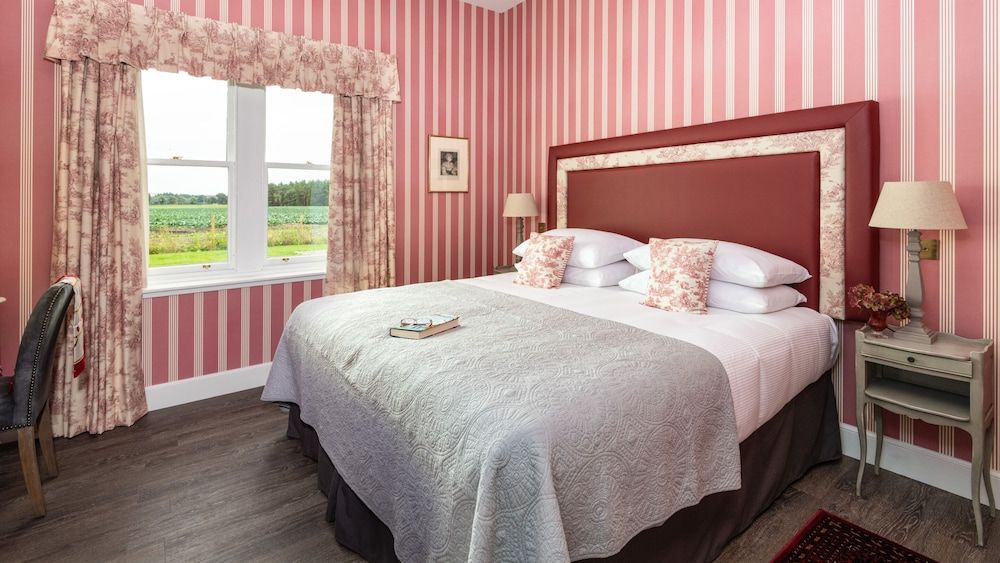 Meikleour Arms Hotel and Restaurant House, Accessible, Ensuite (Nether Gothens Farm House) 3