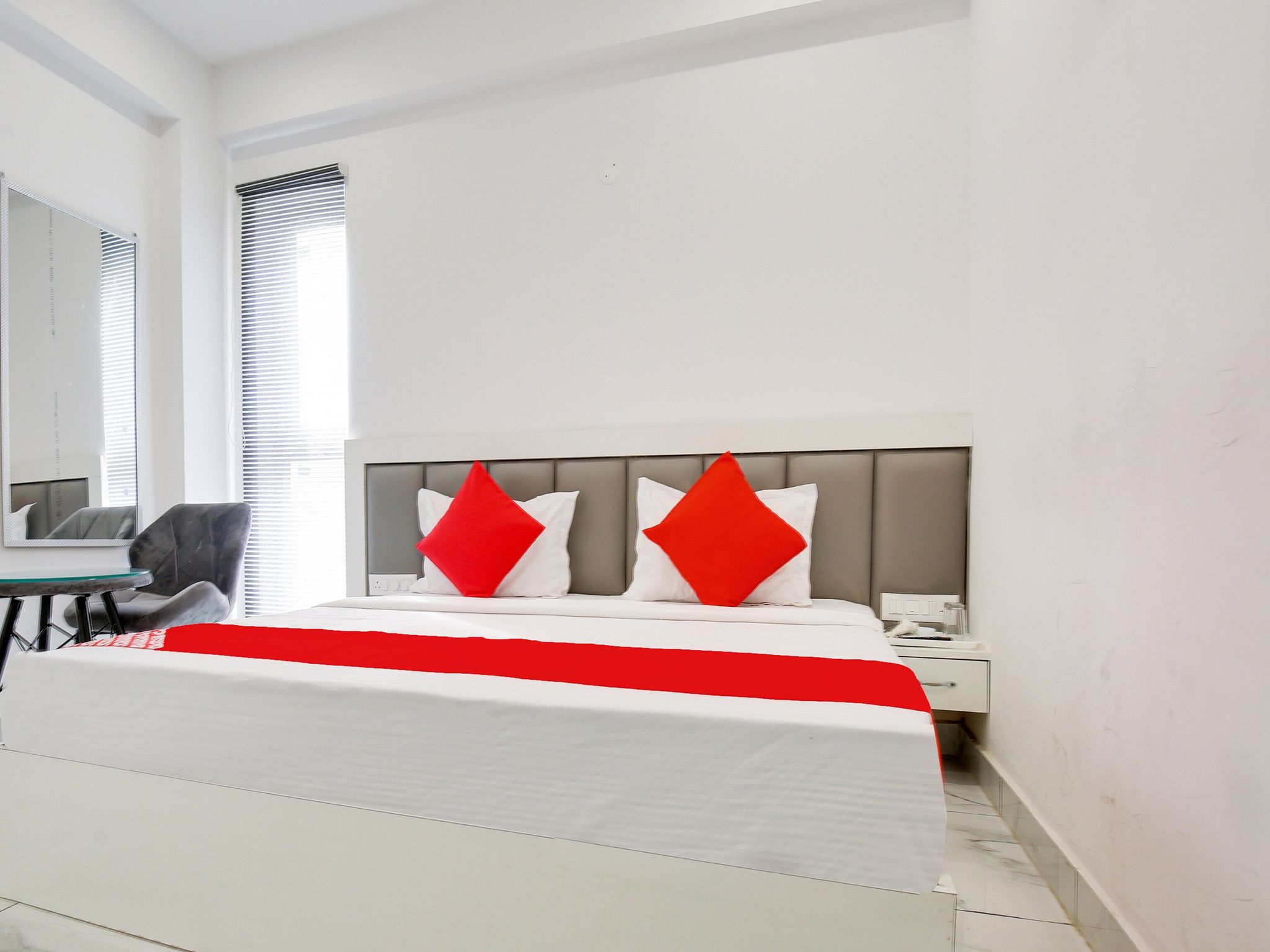 Hotel O Sky White House Classic 10