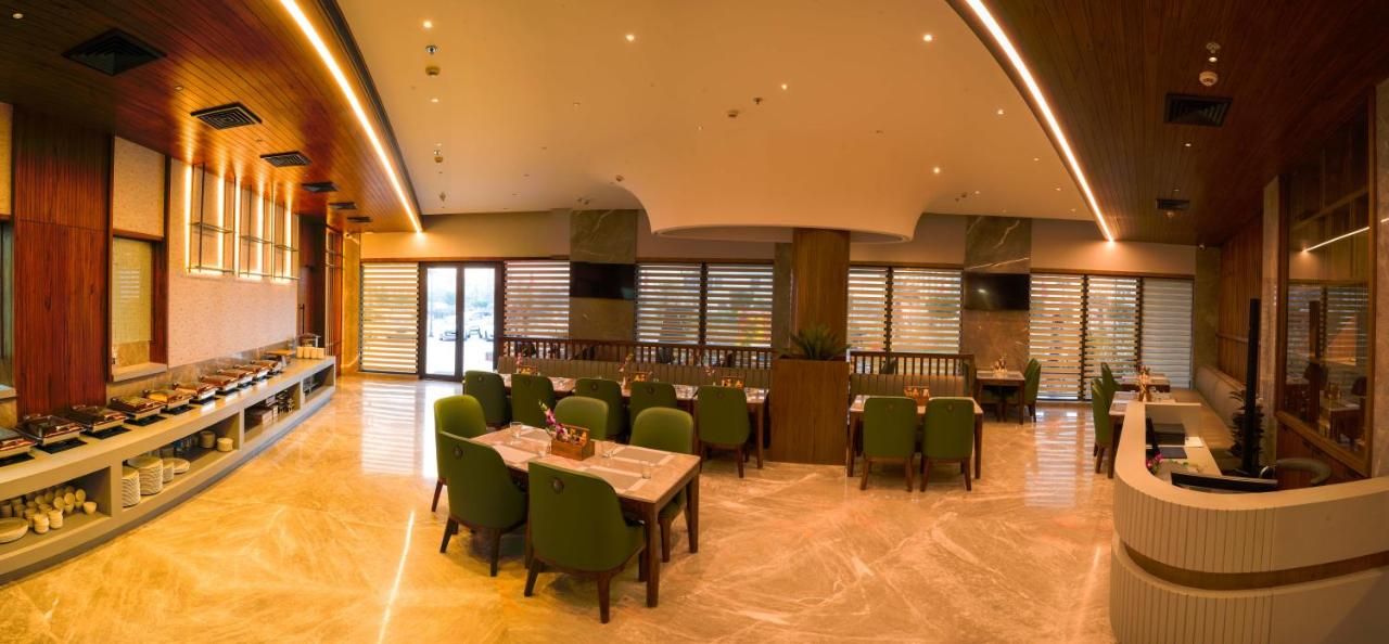 Food & Dining