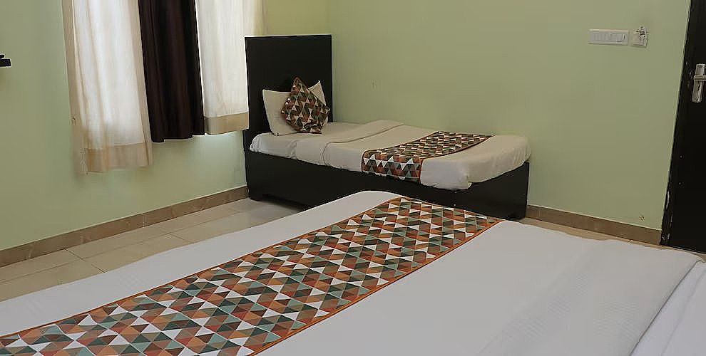 Hotel Raghukul