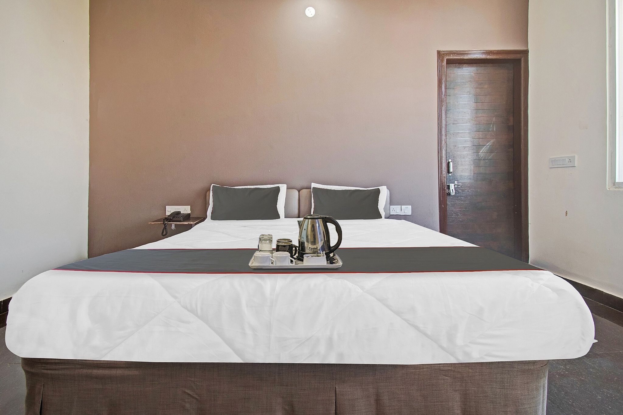 Collection O Hotel Ira Classic 3