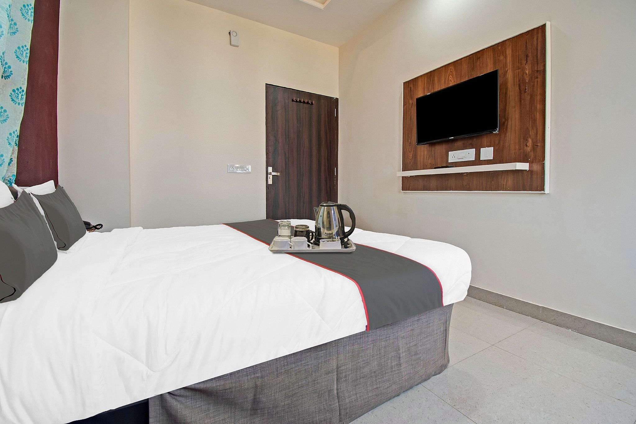 Collection O Hotel Ira Classic 10