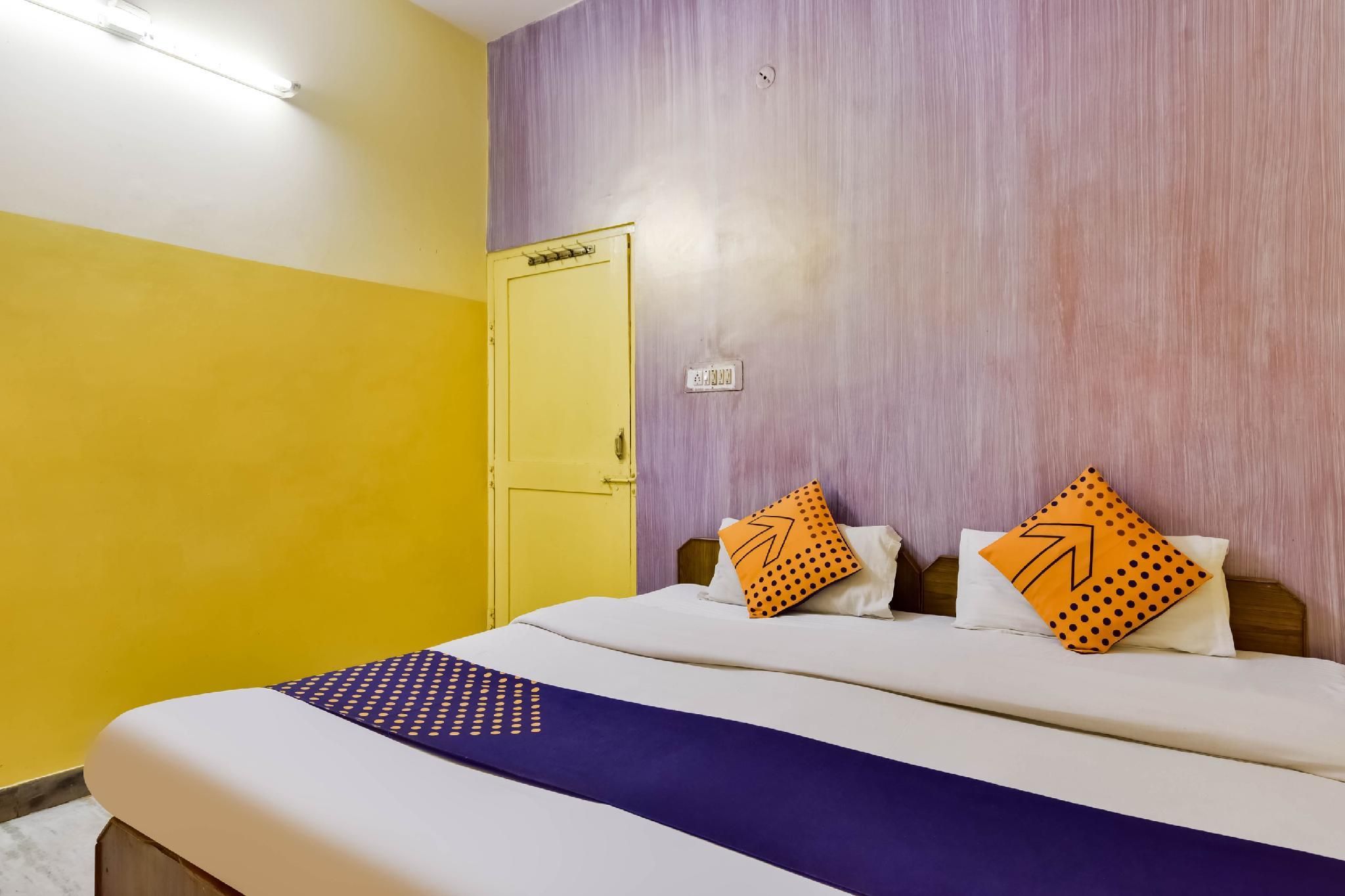 SPOT ON Room without Air Conditioning