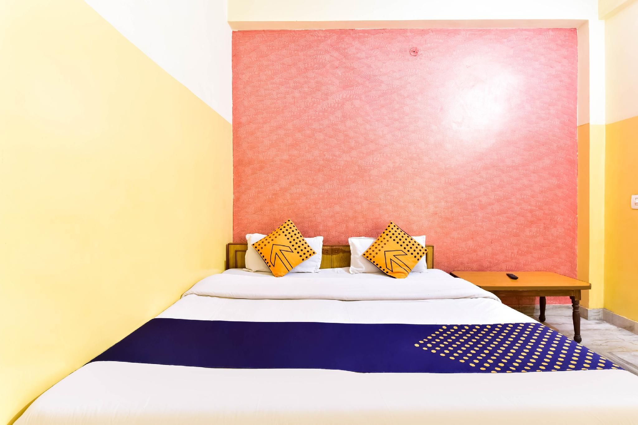 SPOT ON Room without Air Conditioning