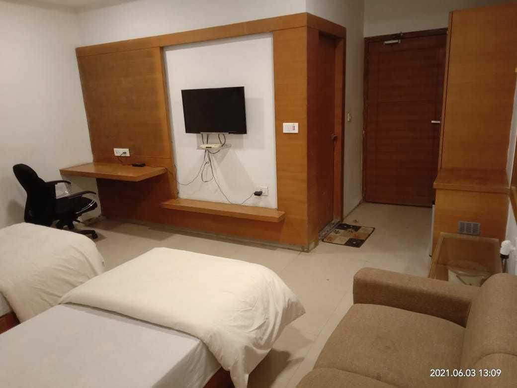 POP Hotel Vedant Classic