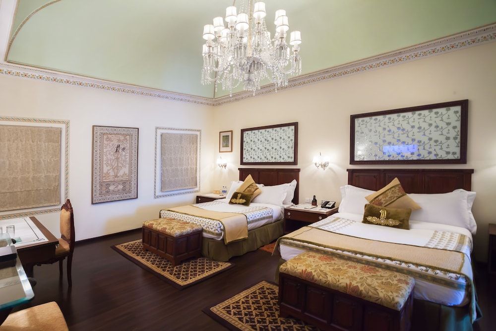 Deluxe Premium Suite 1 Bedroom King Bed