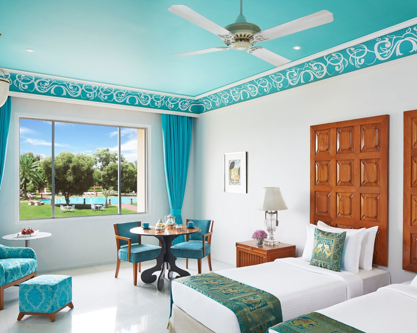 Jai Mahal Palace, Jaipur Luxury Room with Bathtub