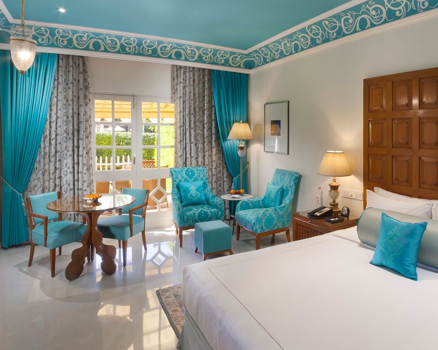 LUXURY ROOM WITH SIT OUT GARDEN VIEW