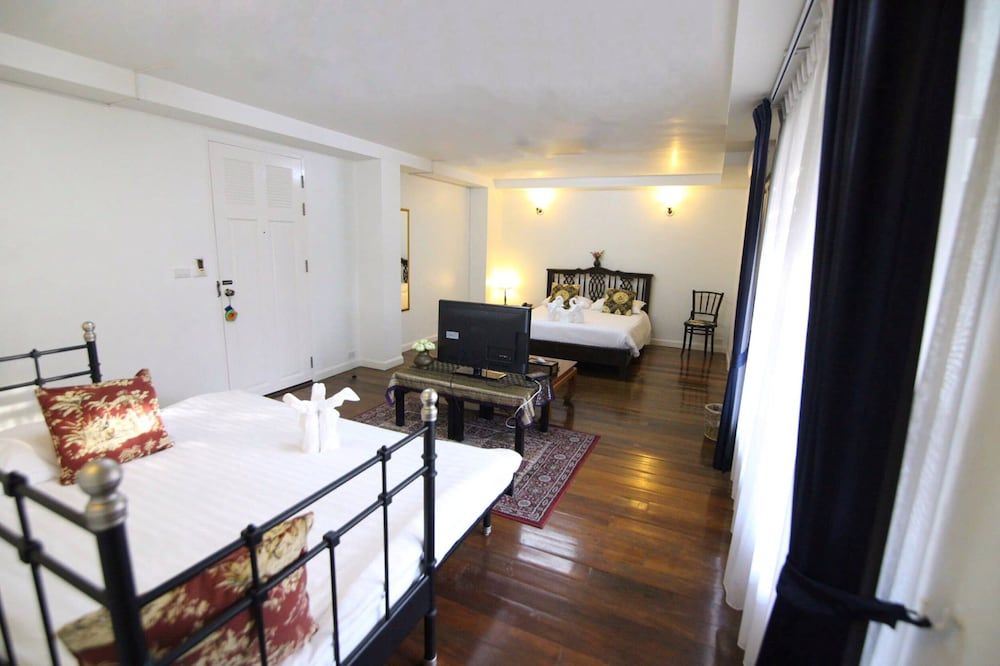 undefined SSIP Boutique Dhevej Bangkok 10