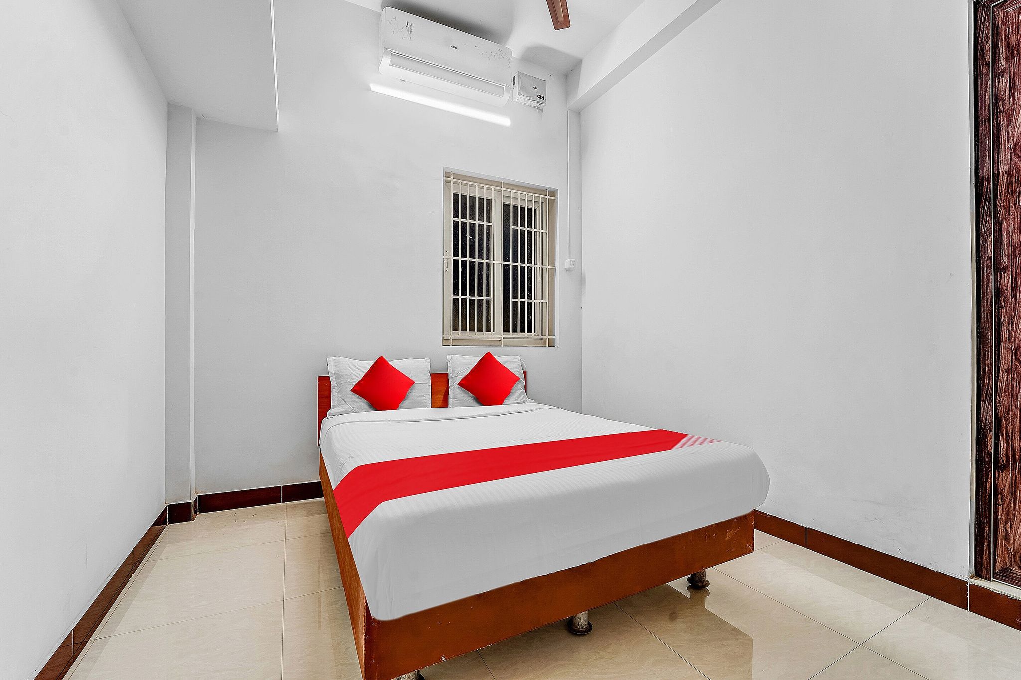 Hotel O Crown Tower Classic 14