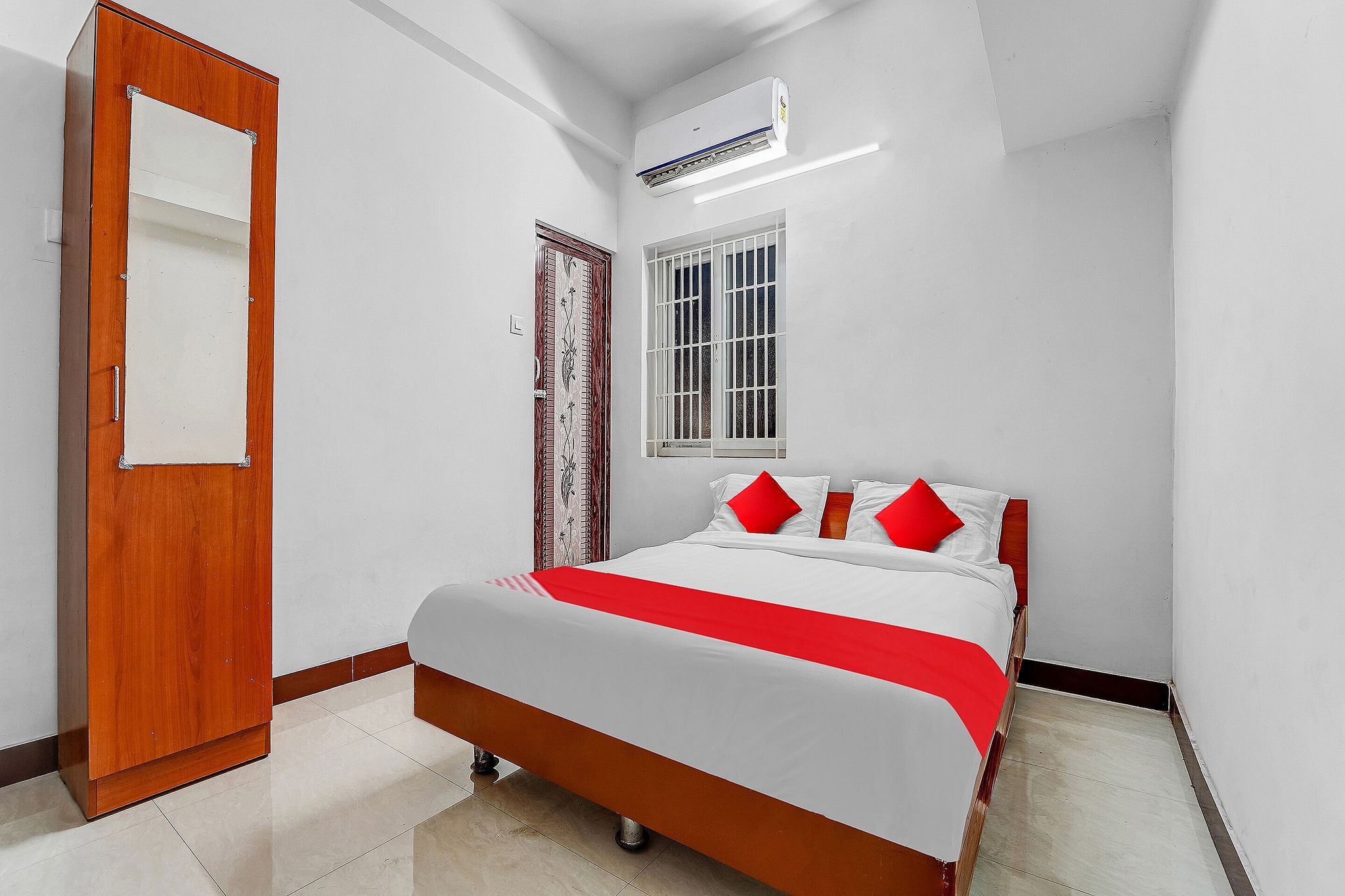 Hotel O Crown Tower Classic 12