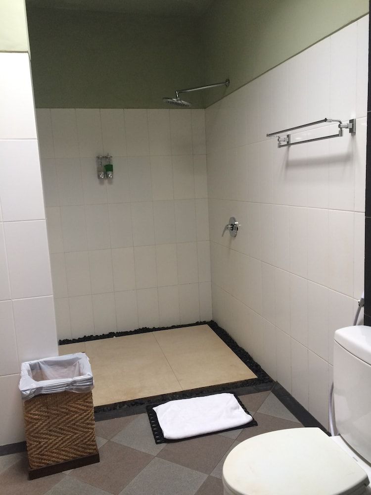 Good Heart Resort Deluxe Room 13