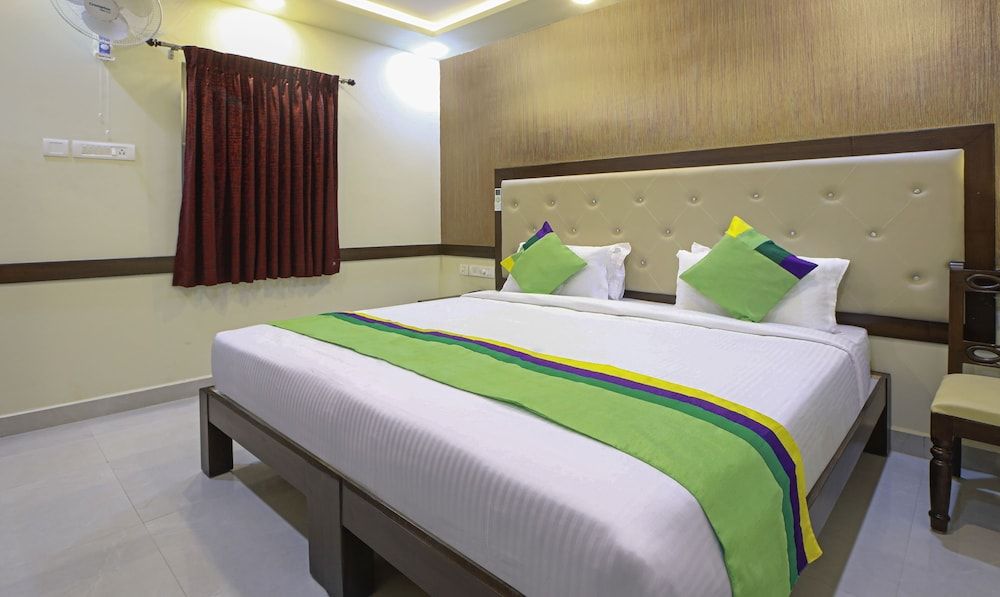 Treebo Naaz Royal Standard Double Room 5